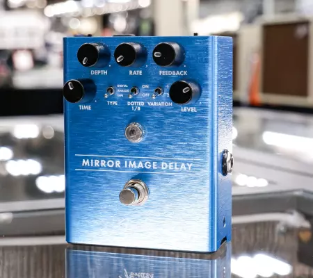 Store Special Product - Fender - Mirror Image Delay